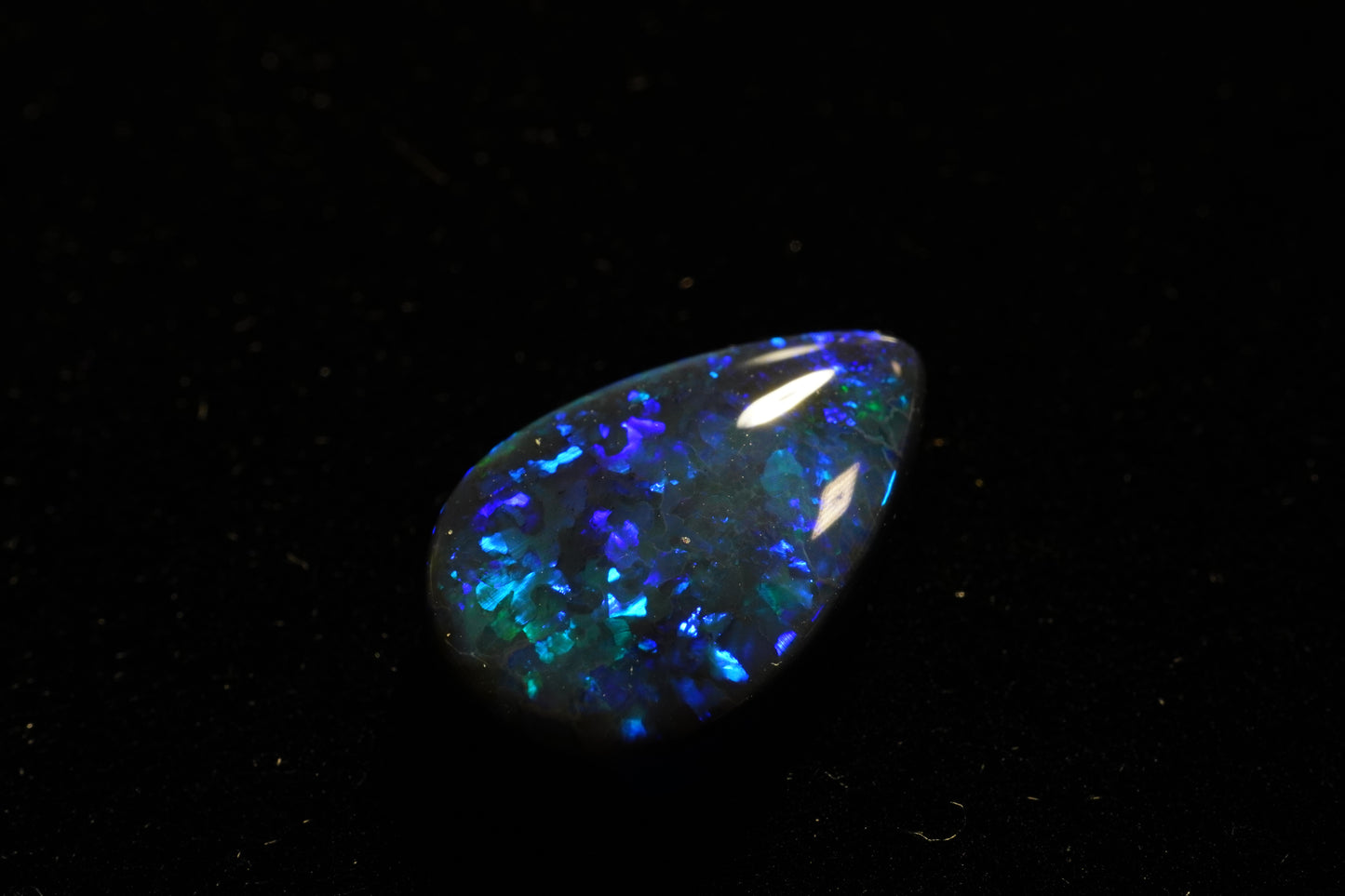 3.99 ct Black Opal 14.1 x 9.1 x 4.6 mm
