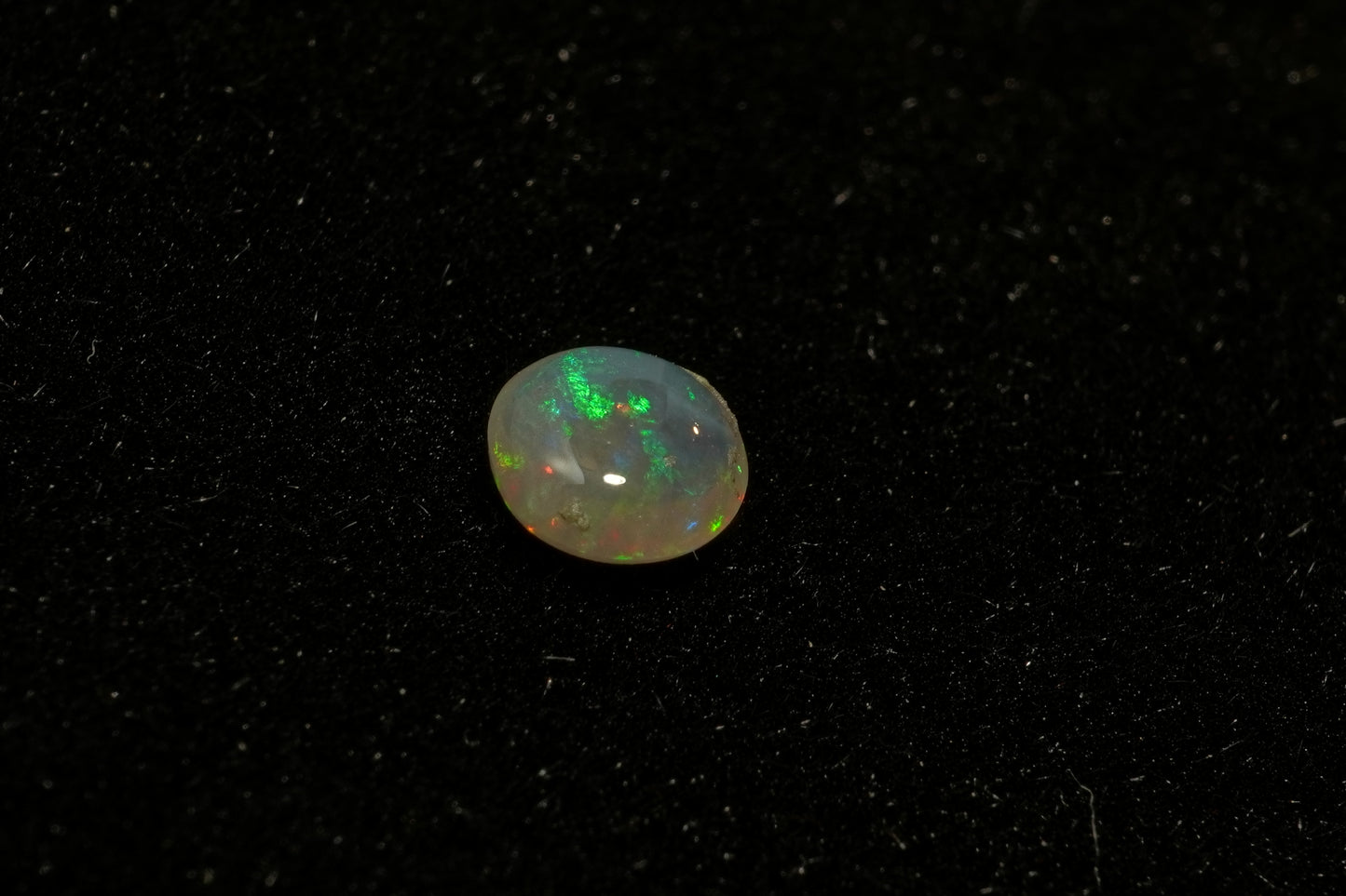 0.33 ct crystal opal 4.8 x 2.1 mm