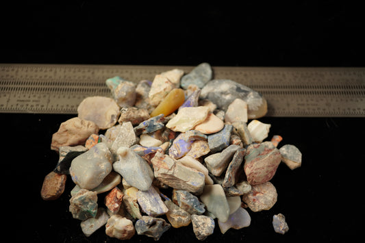 1000+ ct of Lightning Ridge rough opal + 5 black opal Rubs