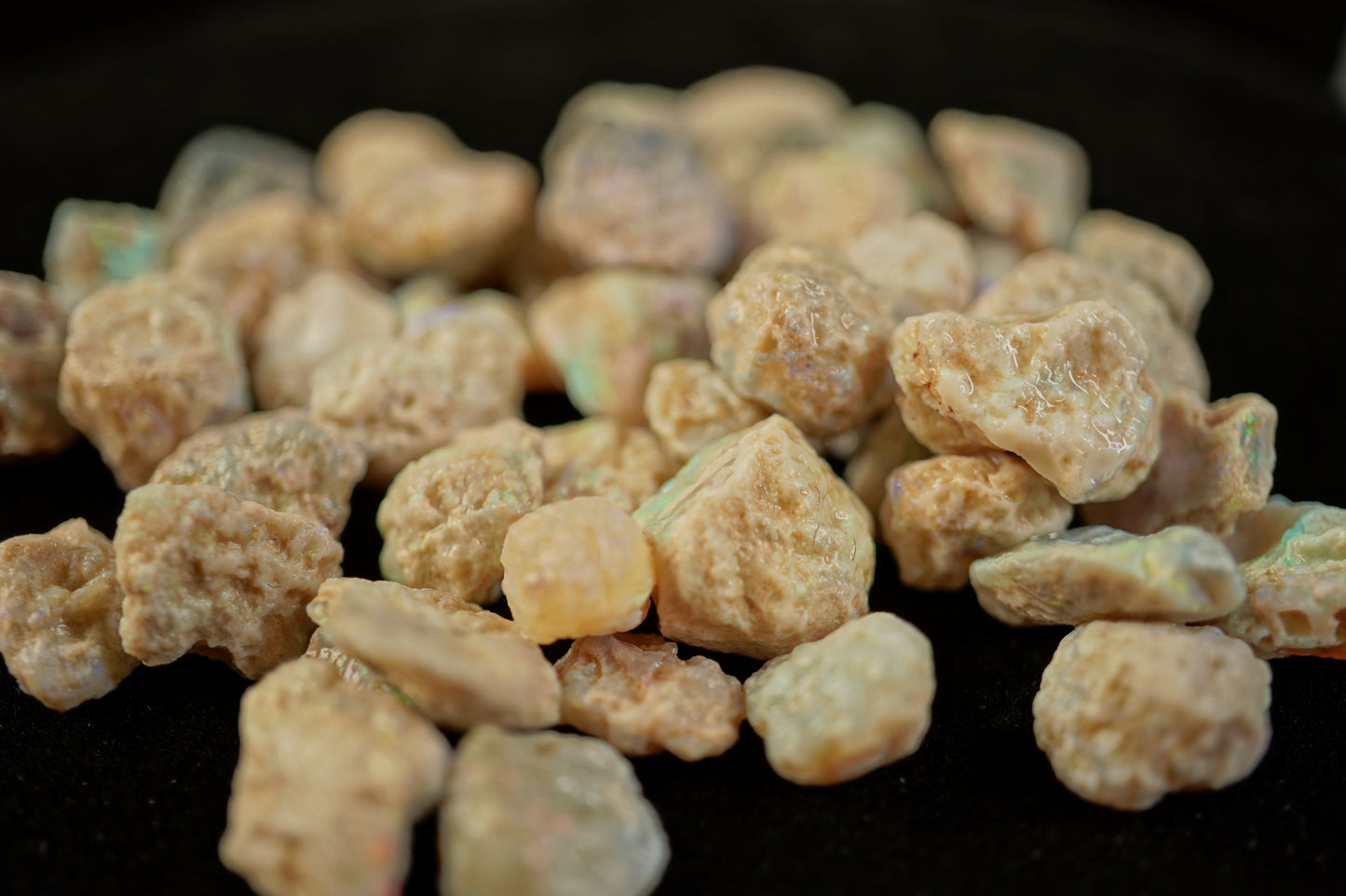 102 ct Lightning Ridge Pea nobby parcel