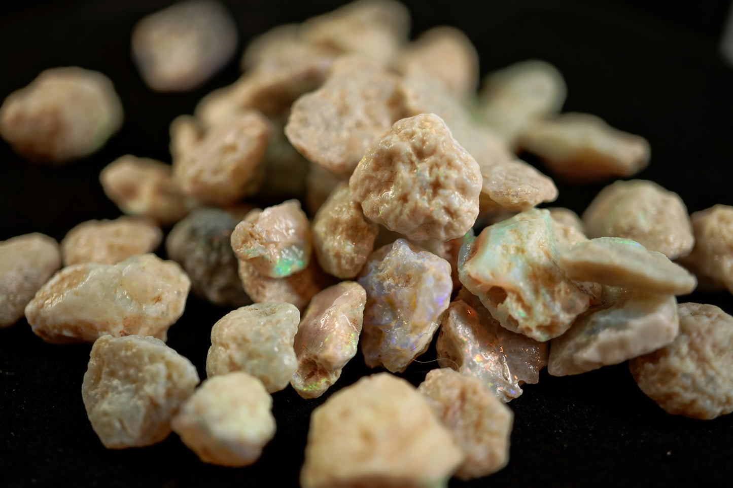 102 ct Lightning Ridge Pea nobby parcel