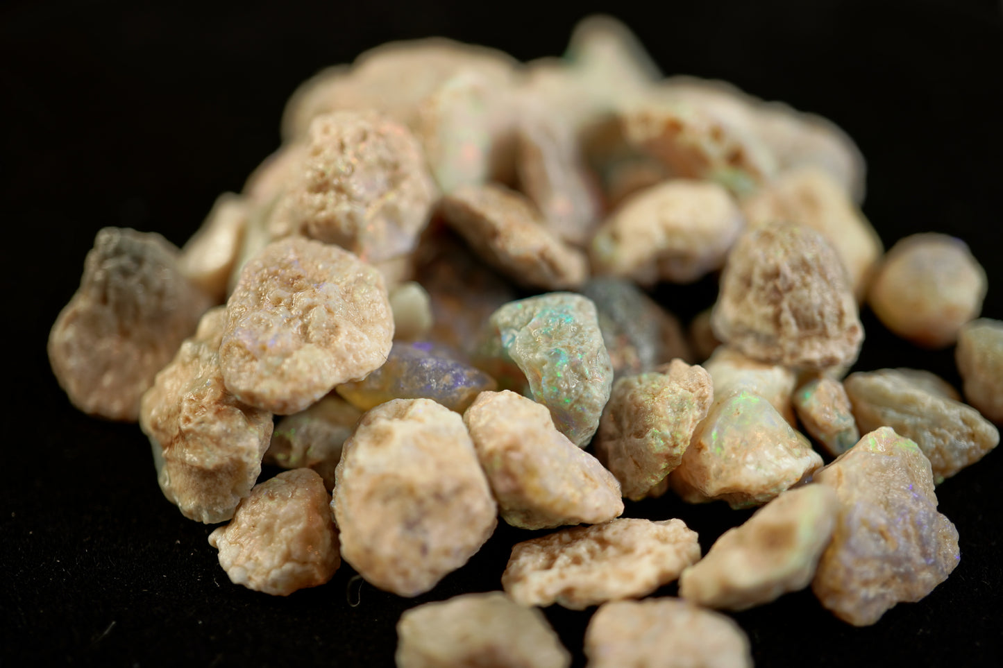102 ct Lightning Ridge Pea nobby parcel
