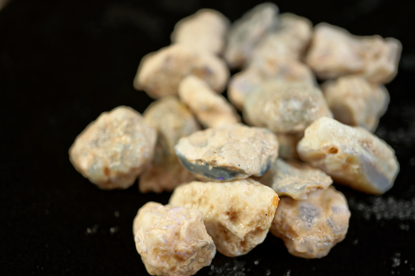 105 ct Rough Lightning Ridge Nobbies