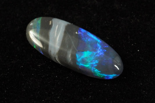 0.88 ct picture stone 14 x 5.7 x 1.2mm