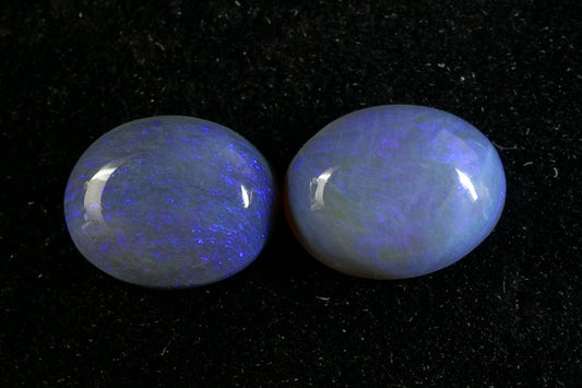 Pair of picture stones: 1.1 ct 8.3 x 6.4 x 3.1 with 1.2 ct 8.2 x 6.4 x 3.1