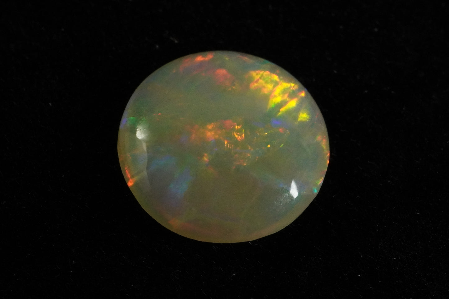 1.9 ct Crystal Opal 8.9 x 4.1mm