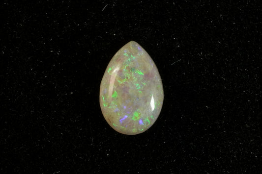 0.47 Ct White Opal 7.2 x 4.8 x 2.3 mm
