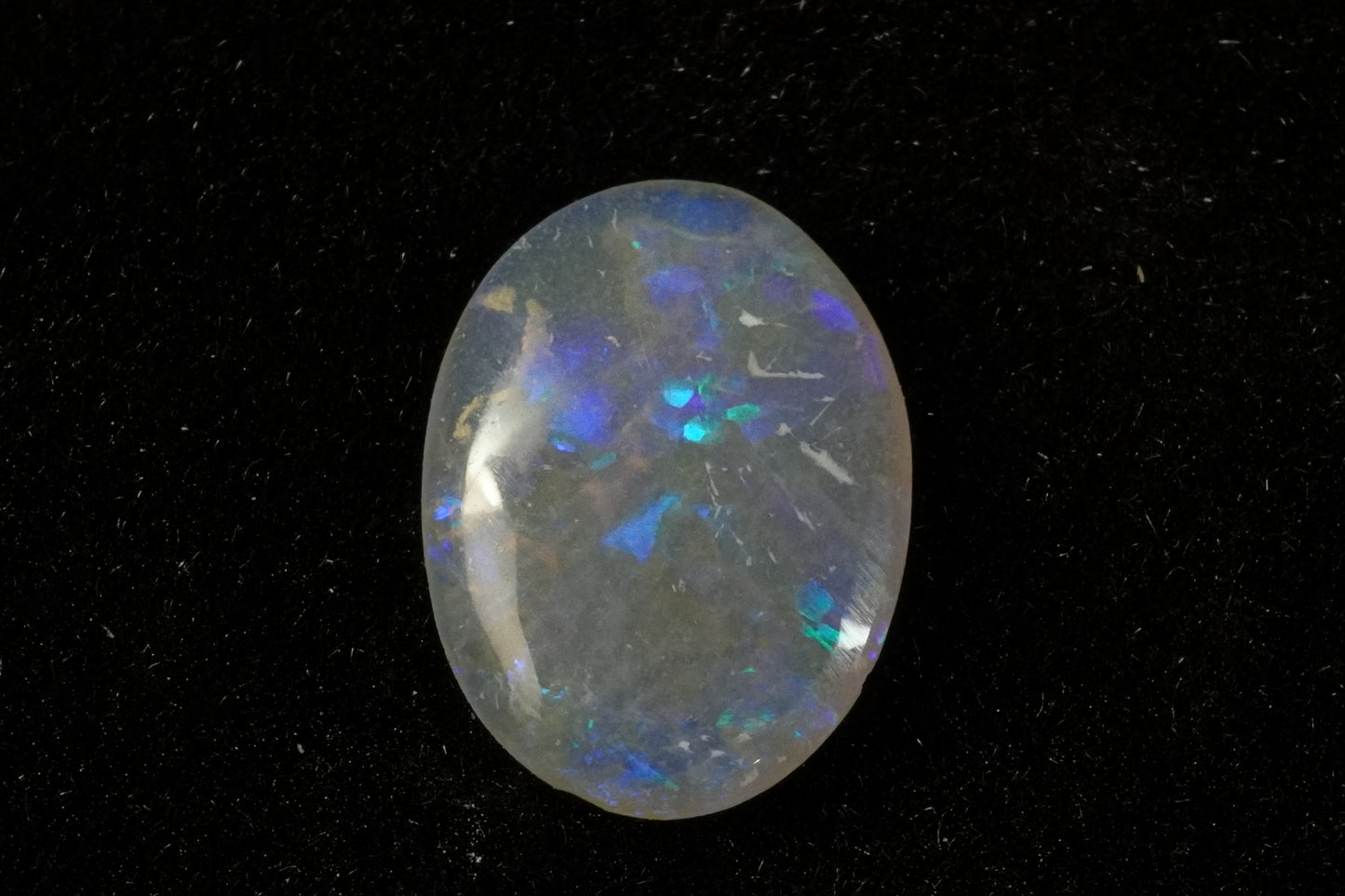 1.21 crystal opal 11.2 x 8.3 x 1.7 mm