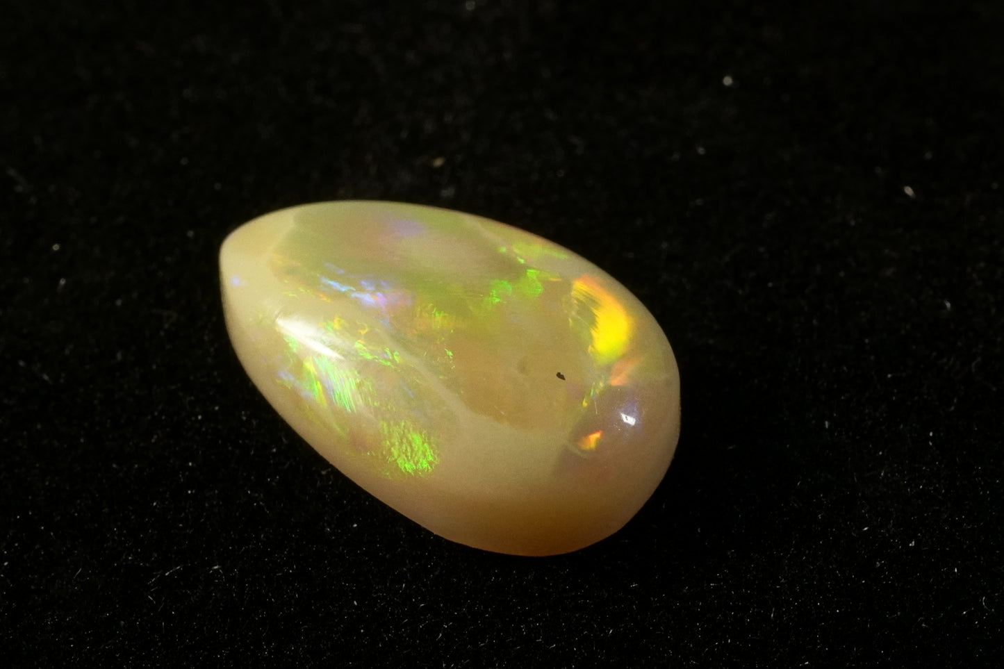 2.25 ct White Opal 12.4 x 7.3 x 3.4 mm