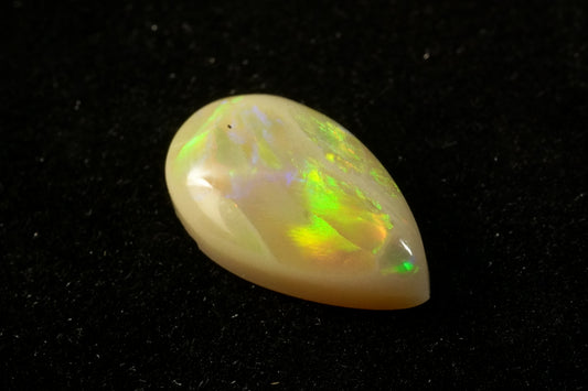 2.25 ct White Opal 12.4 x 7.3 x 3.4 mm