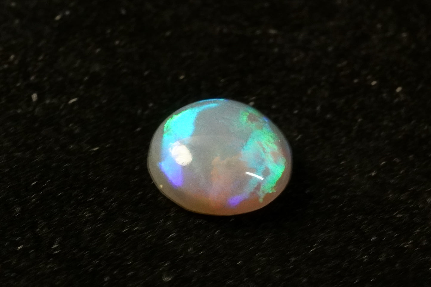 0.8 Dark Crystal Opal 6.6 x 2.6mm
