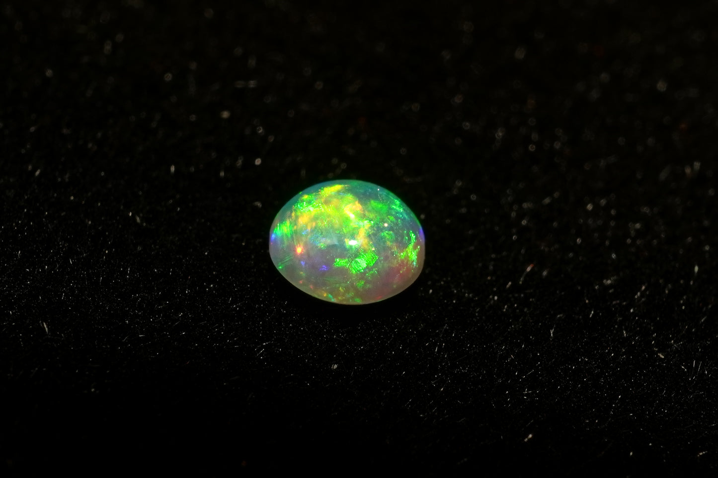 0.30 ct Crystal Opal 4.3 x 2.3 mm
