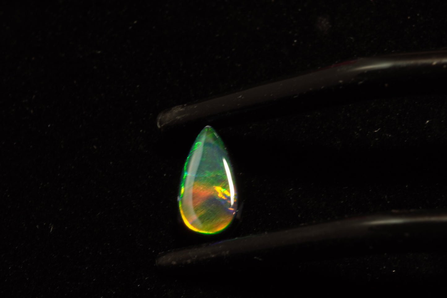0.8 ct Doublet 8.3 x 4.6 x 3.1 mm