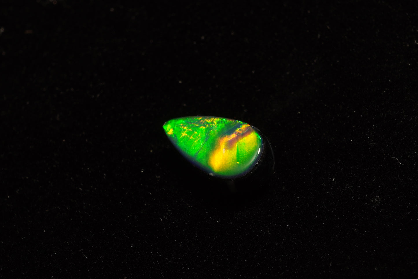 0.8 ct Doublet 8.3 x 4.6 x 3.1 mm