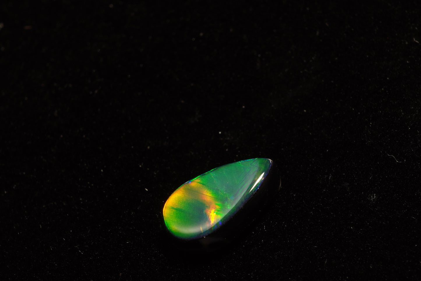 0.8 ct Doublet 8.3 x 4.6 x 3.1 mm