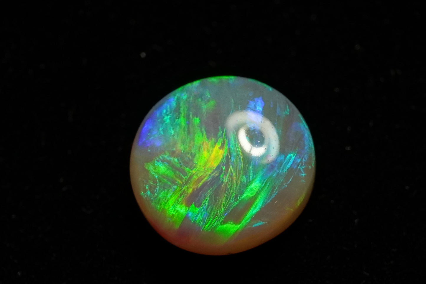 5.16 ct Crystal Opal 11.5 x 10.8 x 5.9 mm