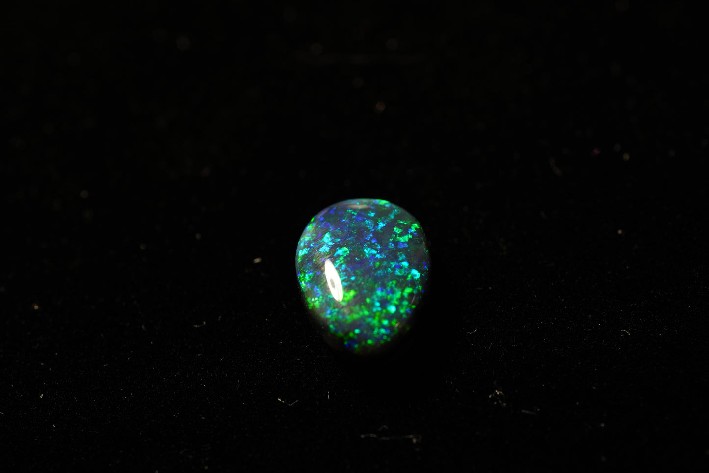 2.04 ct Black Opal 10.1 x 7.2 x 3.8mm