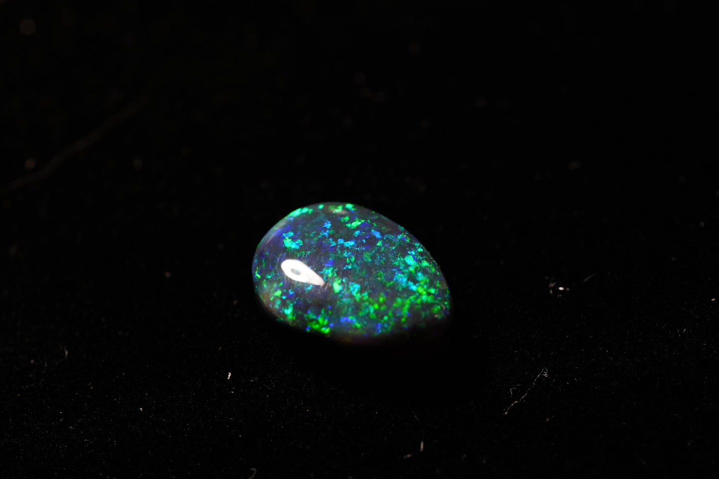 2.04 ct Black Opal 10.1 x 7.2 x 3.8mm