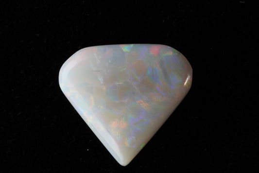 4.095 ct white opal 13.9 x 15.1 x 3.2mm